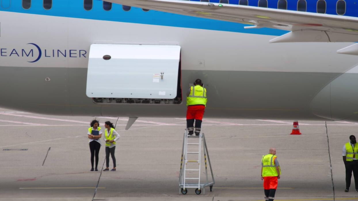 Aircraft Mechanic career